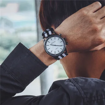 Novi muški satovi Kvarcni svakodnevni jednostavan metal najlon prugasti kaiš kvarcni sat britanski trend veliki skup poklon za dečka